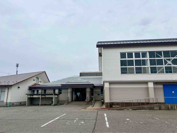 横越体育センター