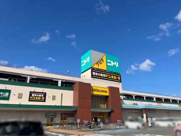 サンリオクレープ号 アピタ 新潟亀田