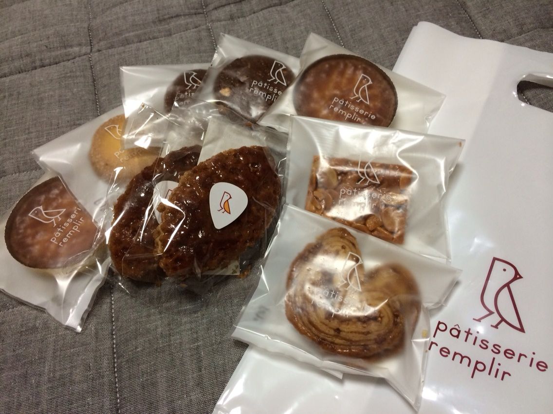 江南区太右エ門新田にあるケーキ屋さん『patisserie remplir (パティスリー ランプリール) 』の焼き菓子とジェラート。 にいがた通信 新潟県新潟市の地域情報サイト