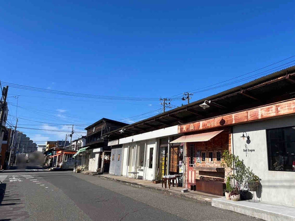 沼垂テラス商店街 朝市