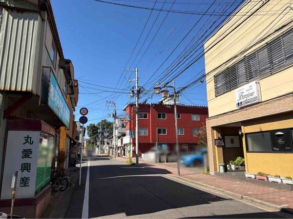 丸屋 学校町店