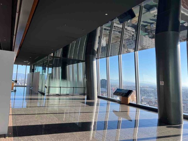 閉ざされた夜の展望台 in メディアシップ