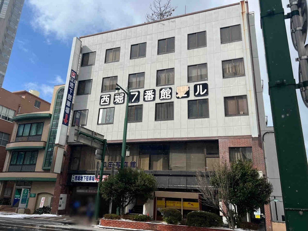 新潟市西堀地下駐車場