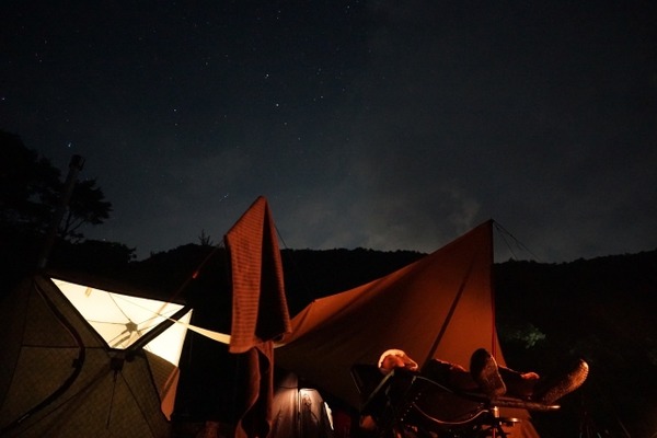 夜の森でサウナと音楽を楽しむ！『海辺の森キャンプ場』で『海辺の森のスペシャルナイト -夜空と音楽とテントサウナ-』開催！6月1日。