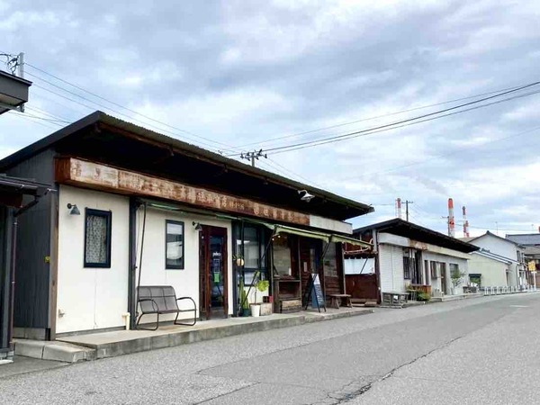 沼垂テラス朝市 いぬねこ