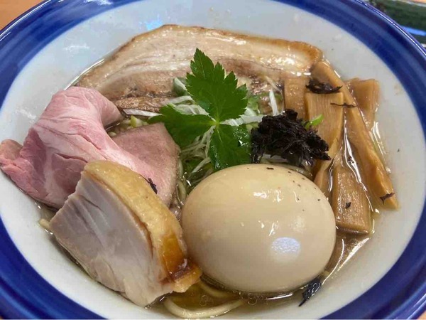 麺や鈴音 特製皿付醤油らーめん
