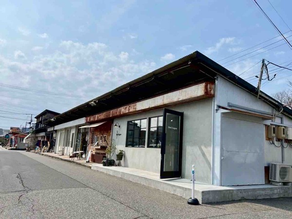 沼垂テラス 朝市