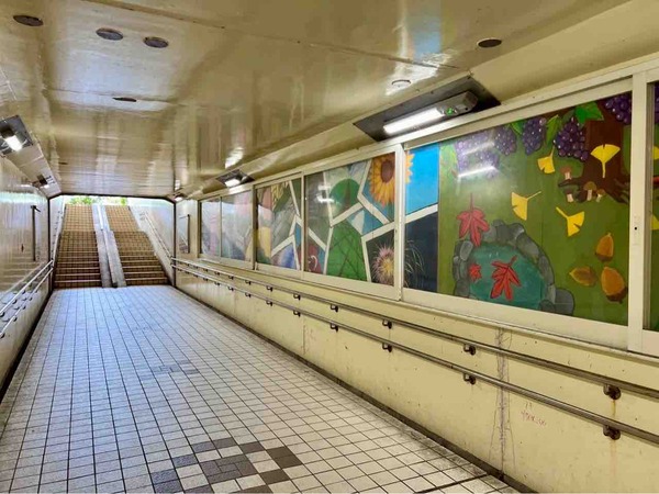 西川地下横断歩道