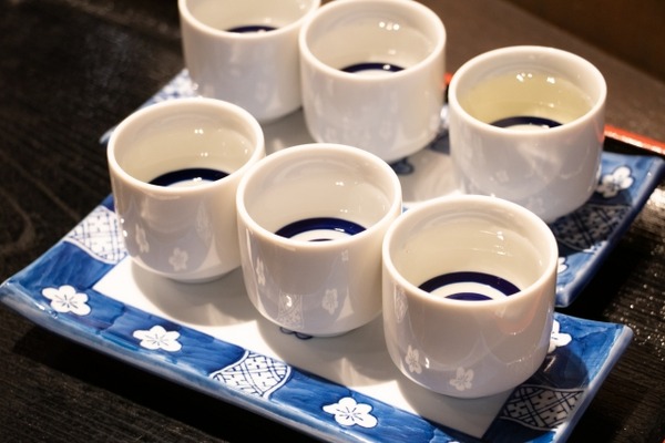 蛇口から日本酒！『新潟空港』で新潟のお酒と食を体験できるブース『新潟で乾杯』が期間限定オープン！8月19日～9月8日。