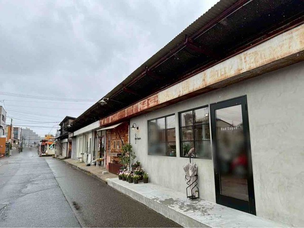 沼垂テラス商店街 朝市