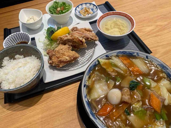 『イオン新潟東』内にオープンした『中華菜館 よ志だ』で『五目旨煮そば』『若鳥の唐揚げ御膳』食べてみた。