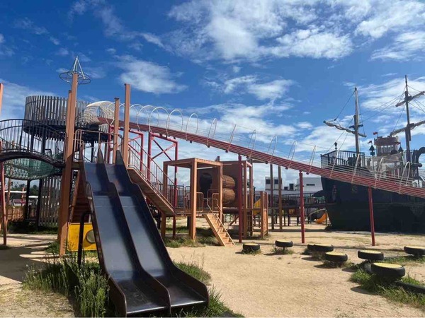 光と船のキラメキ！山の下夜遊びランド