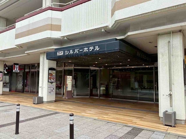 アジアンフード万代夜市