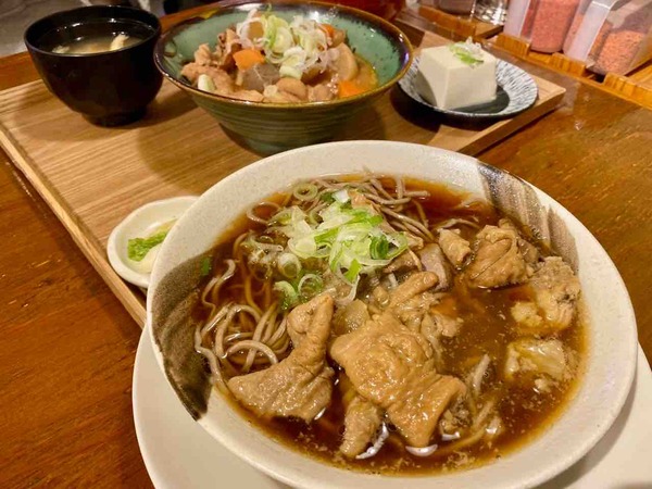 尾田ホルモン店