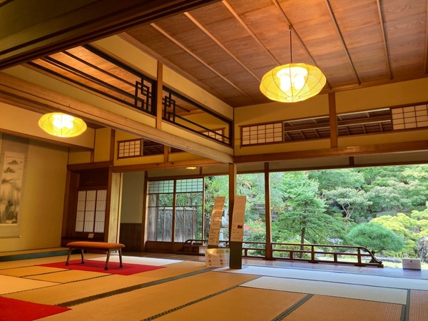 秋の庭園ライトアップ2025