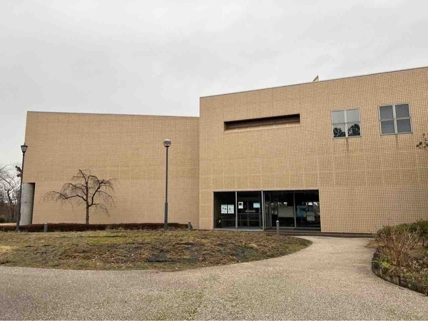 新潟県立図書館