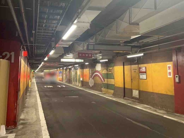 西堀地下駐車場 壁画