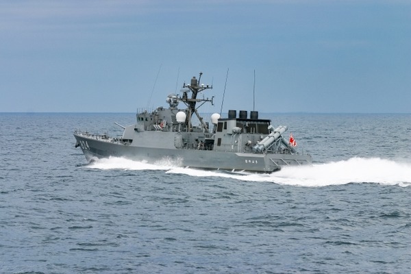 海上自衛隊ミサイル艇 はやぶさ 特別体験航海