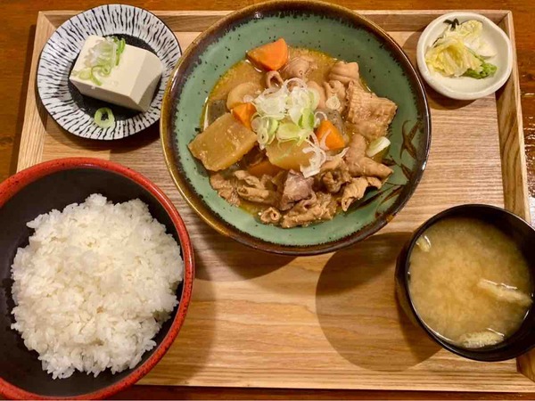尾田ホルモン店