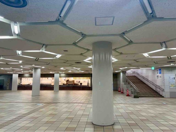 万代クロッシング