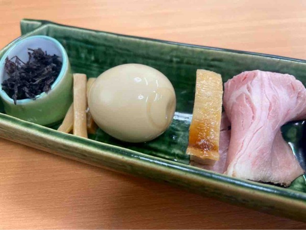 麺や鈴音 特製皿付醤油らーめん