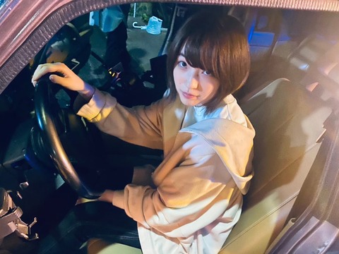 【画像】超美人演技派声優の上田麗奈さん、外車に乗っていたwwwwwwwwwww