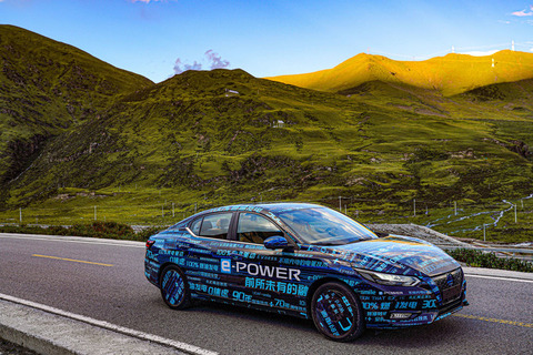 【朗報】日産自動車が新型車「e-POWERシルフィ」を世界初公開wwwwwwwwww