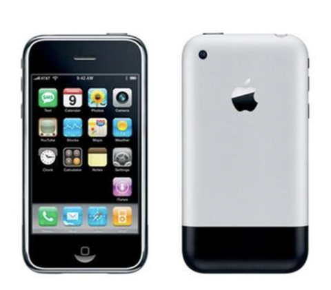 スマホって登場して20年経つけど、思った程進化しなかったよな