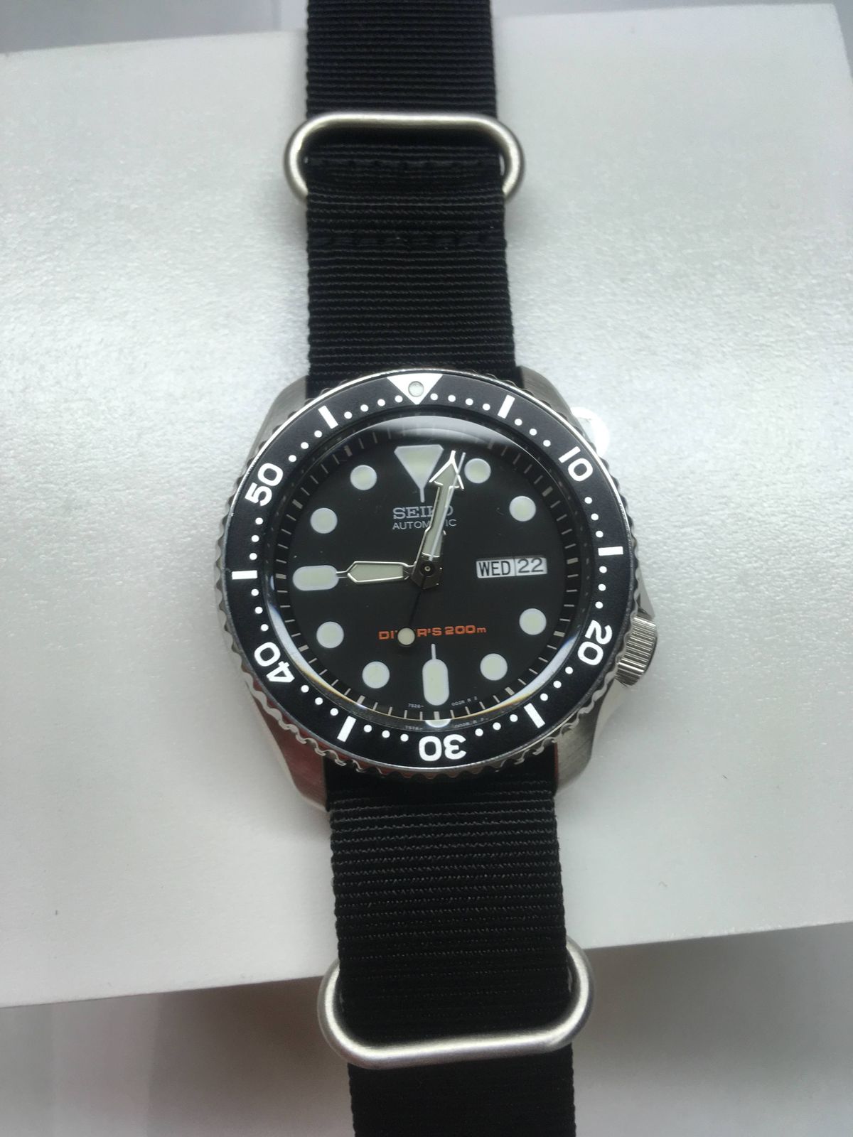 【画像】セイコーの腕時計買ってきたから開封する！ : IT速報