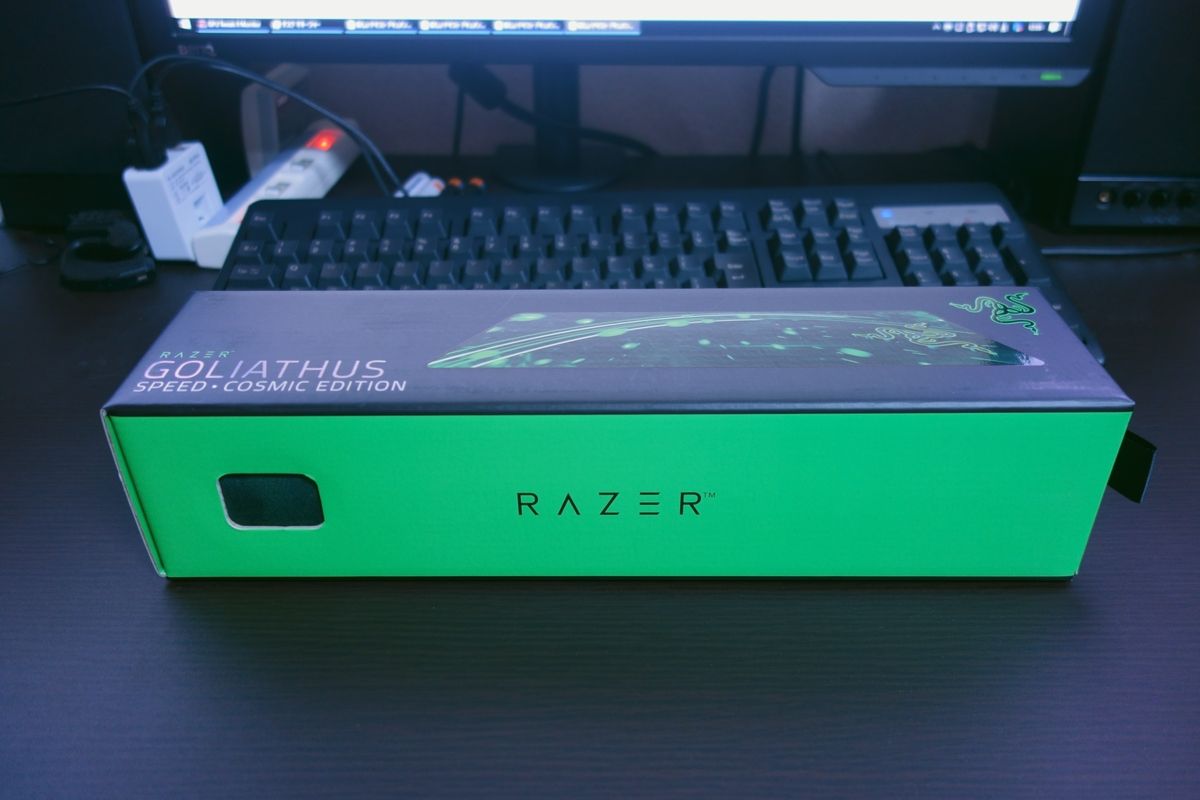 【画像】Razerのでかいマウスパッド買ったwww : IT速報