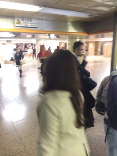 【画像】駅で凄いコスプレのお姉さん見つけたったｗｗｗｗ