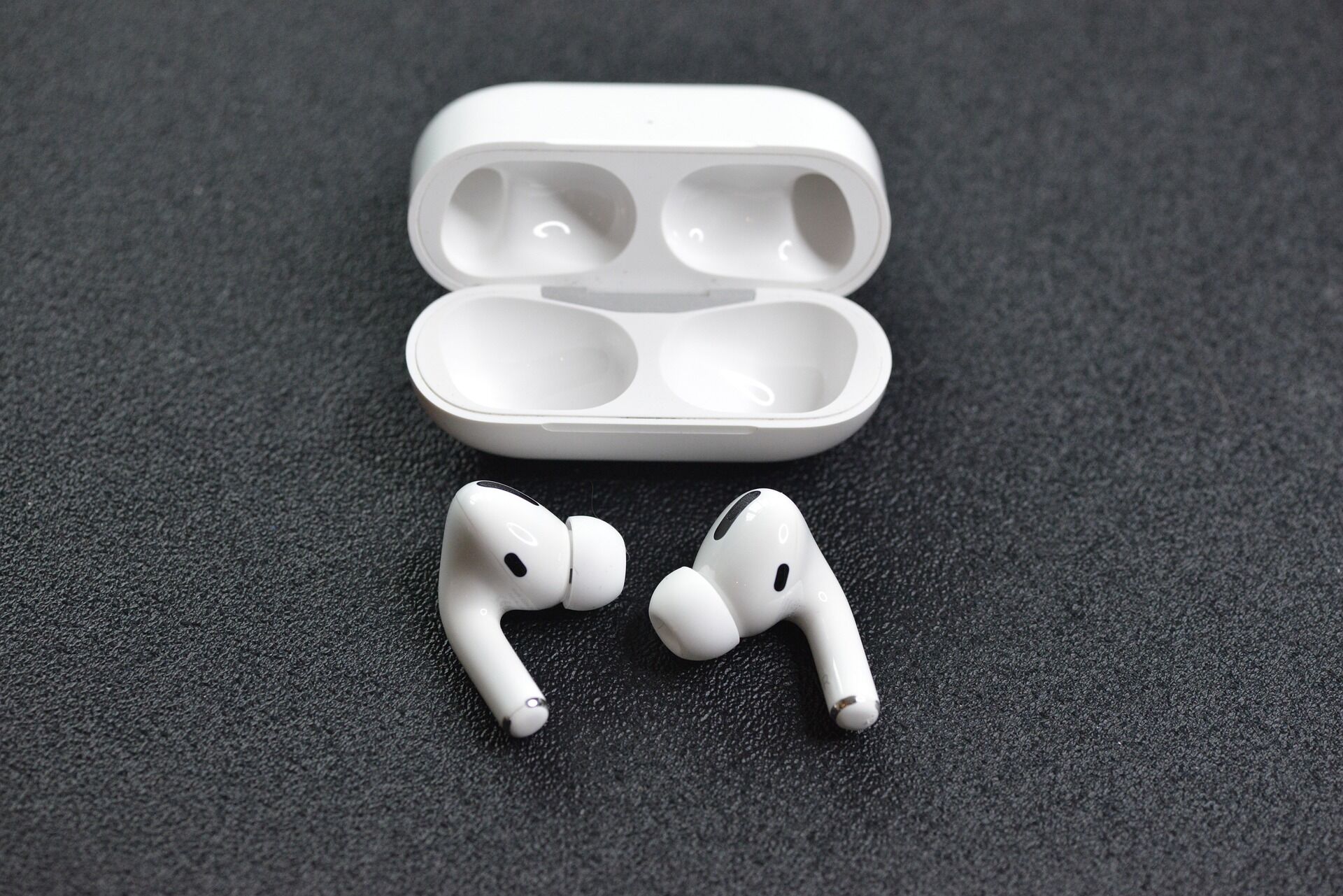 「AirPods Pro」とかいう神イヤホンwwwww : IT速報