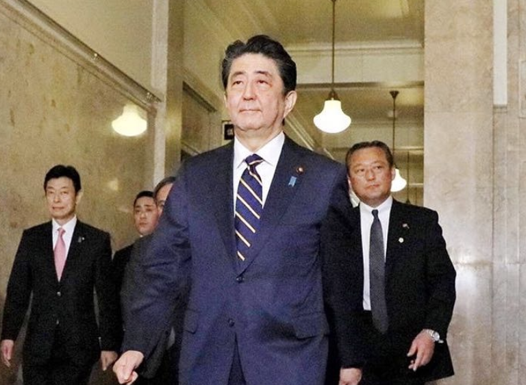 【悲報】安倍晋三が破壊した「日本円」ついに1960年代の水準を下回る