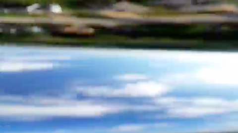 飛行機から落ちたGalaxy S5が一部始終を動画で記録、ドキュメンタリー映画のようだと話題に