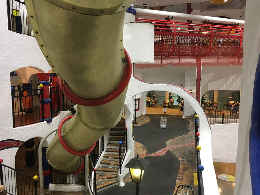 雨の日も楽しい 大阪おすすめ遊び場 キッズプラザ さあでかけよう