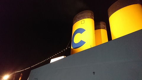 コスタの煙突はオシャレだと思います