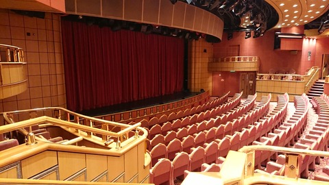 ステージも大きい