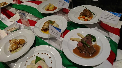 料理は全部実物です