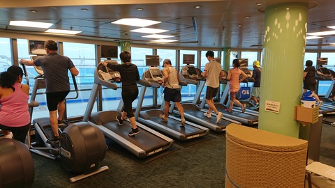 朝からこの混雑