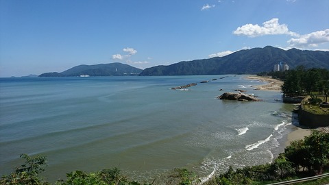 遠くに見えます。