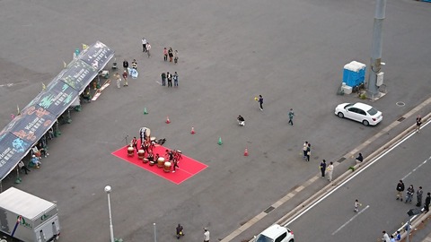 太鼓隊が演奏してくれています