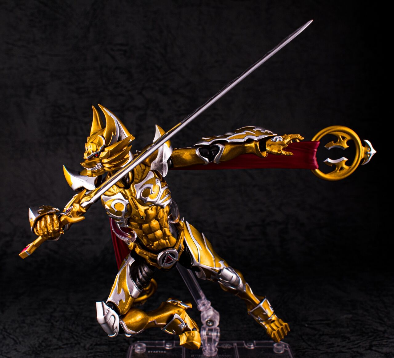 0006 S.H.figuarts 黄金騎士 ガロ（レオン 刻印Ver.)レビュー : 気楽な