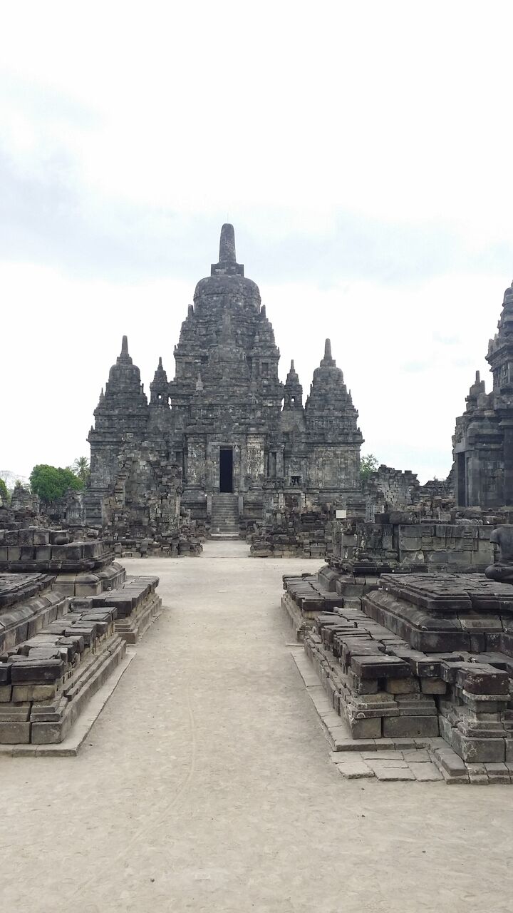 過去旅シリーズ プランバナン寺院 Ivuki邸の東の玄関