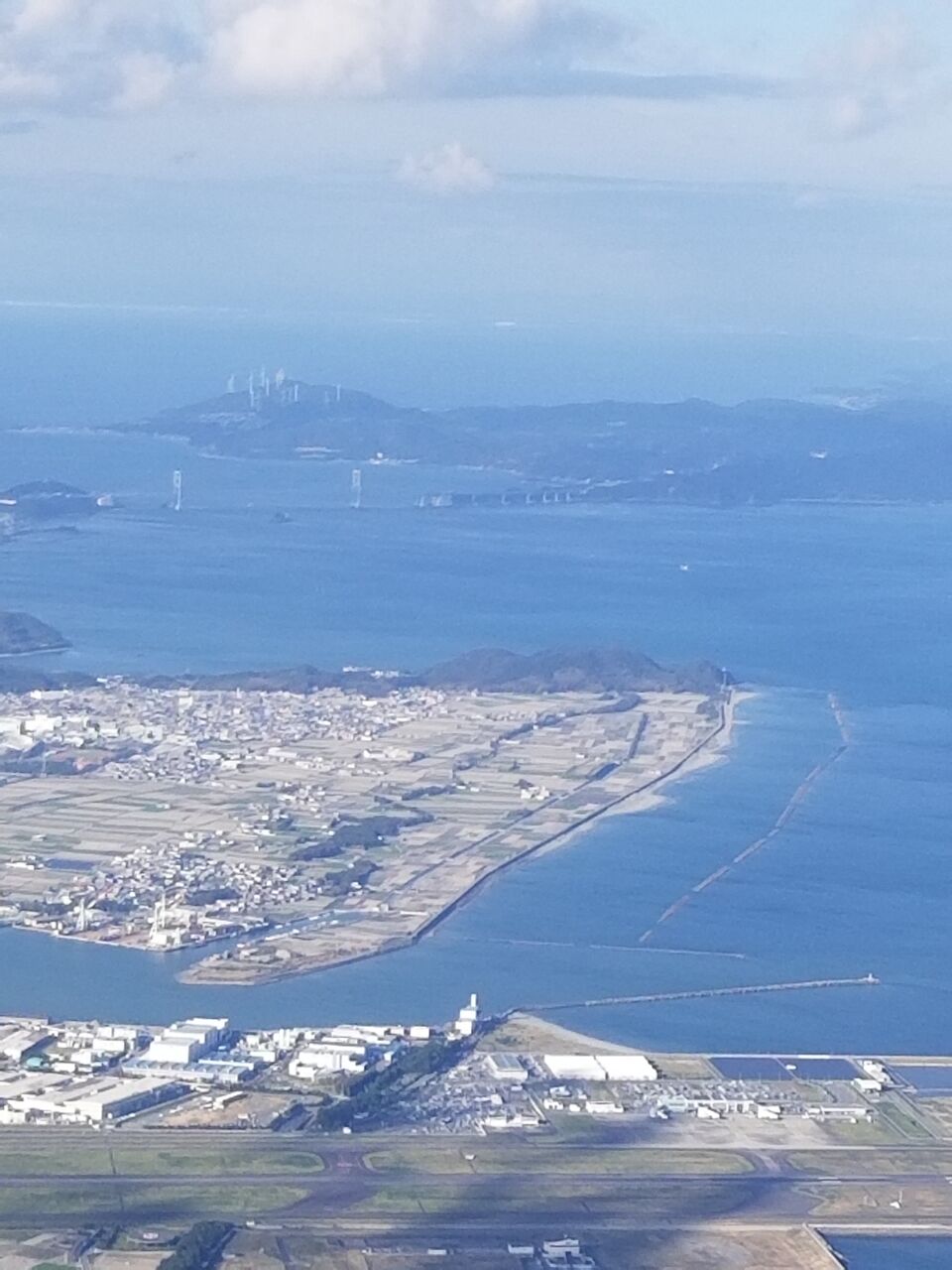 空撮 徳島から羽田 Ivuki邸の東の玄関 空撮 徳島から羽田 Ivuki邸の東の玄関