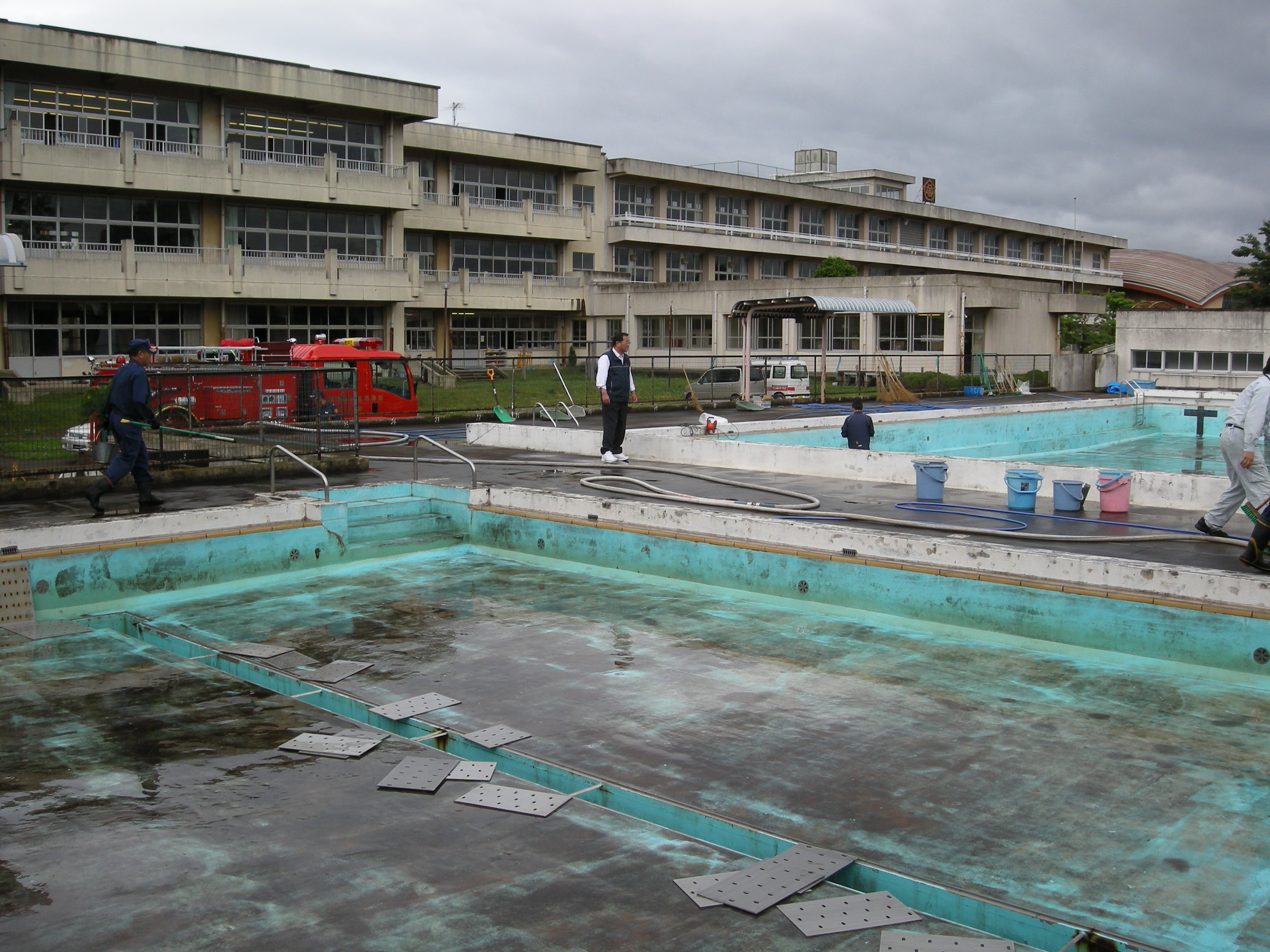 小学校プール清掃 坂東市消防団第８分団の活動日記