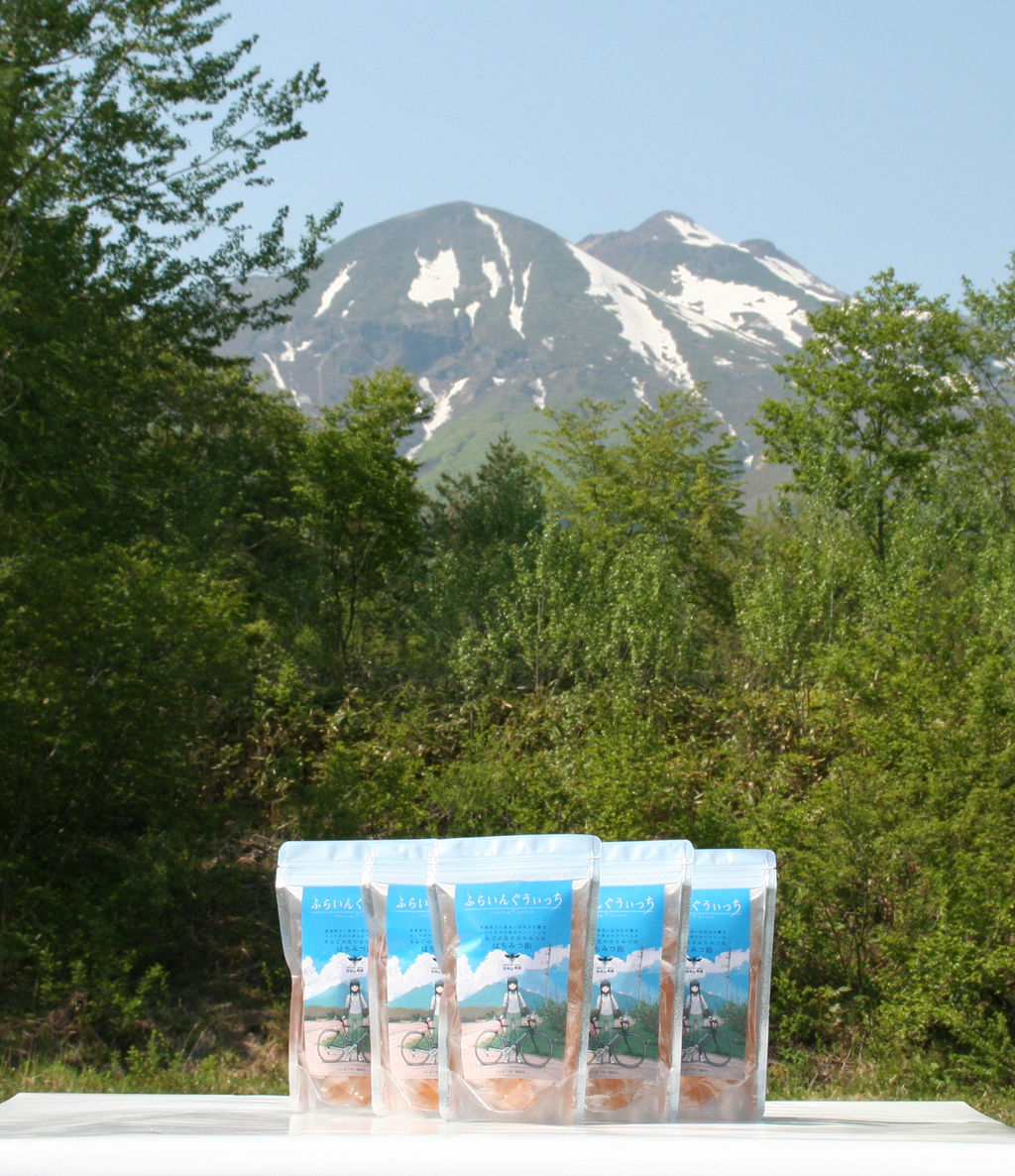岩木山のはちみつ入りはちみつ飴ふらいんぐうぃっちパッケージ 青森 岩木山 みつばちのひとり言 岩木山のはちみつ入りはちみつ飴ふらいんぐうぃっちパッケージ 青森 岩木山 みつばちのひとり言