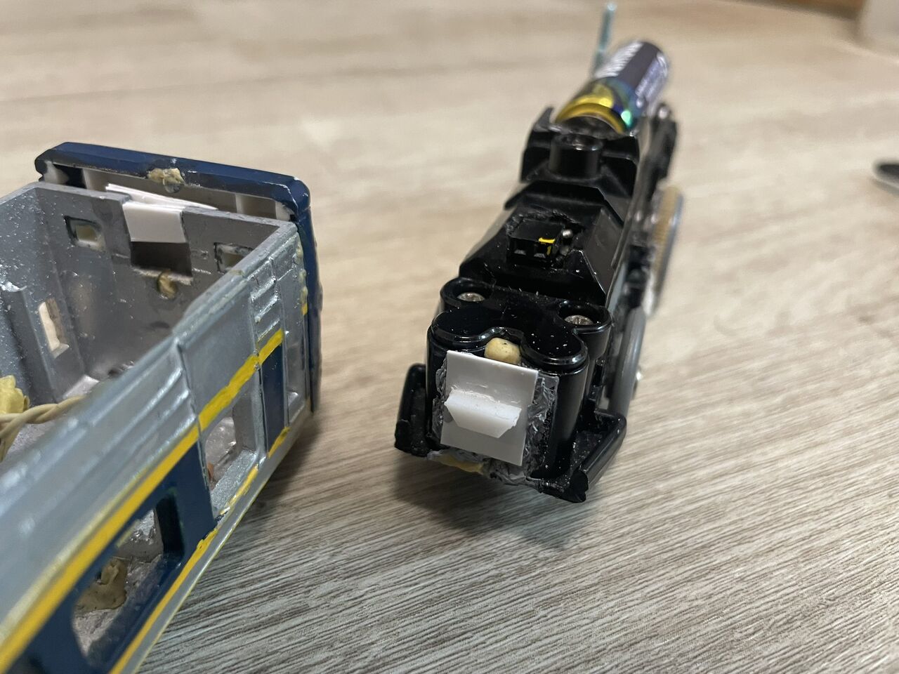 適当でも綺麗に傾く振り子式プラレールの作り方【ありがとう！381系やくも】 : いわんごの道具箱