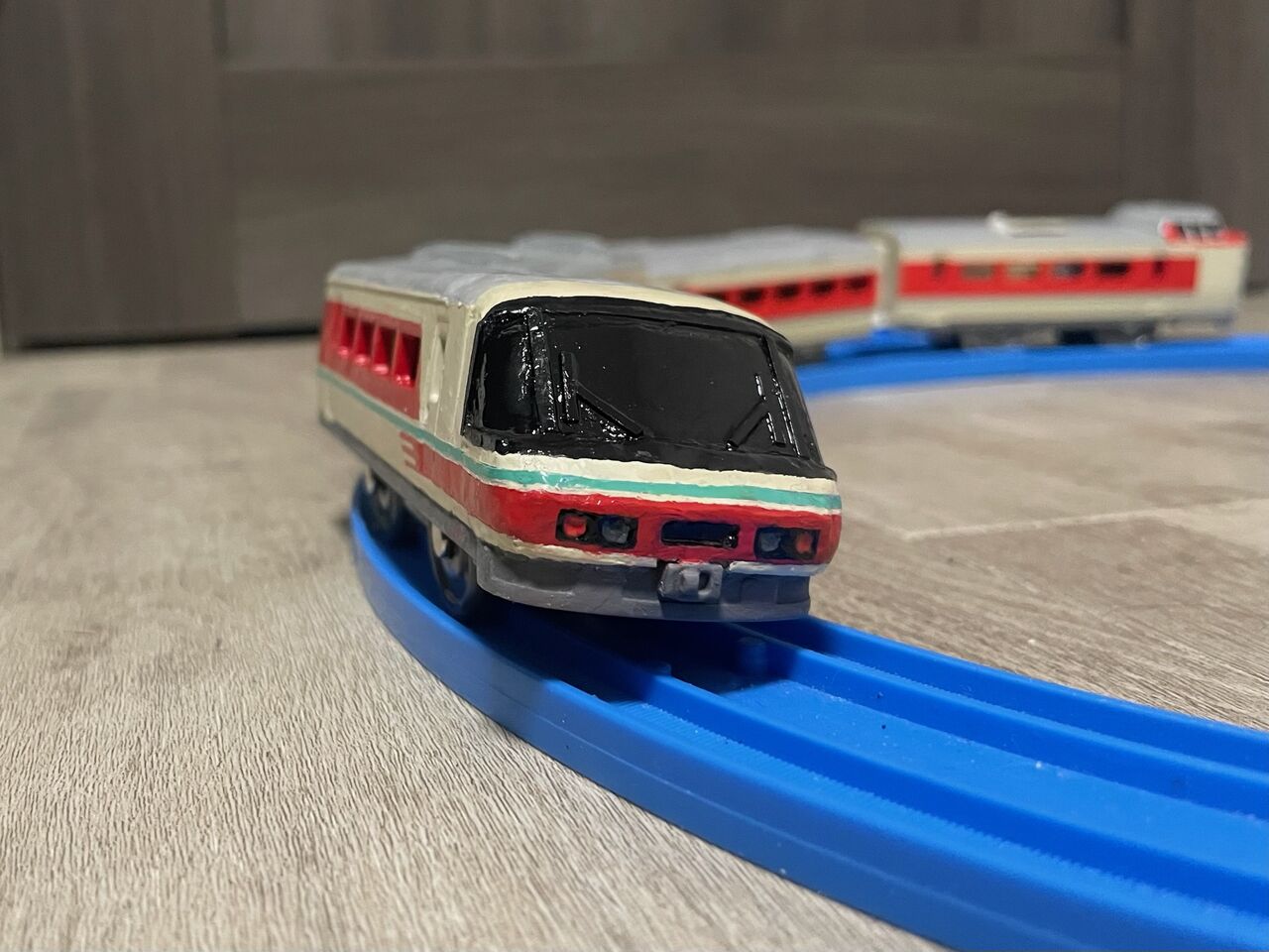 適当でも綺麗に傾く振り子式プラレールの作り方【ありがとう！381系やくも】 : いわんごの道具箱