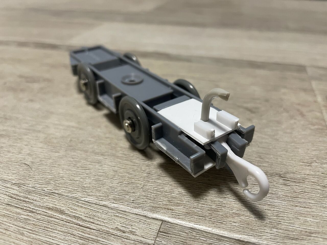 適当でも綺麗に傾く振り子式プラレールの作り方【ありがとう！381系やくも】 : いわんごの道具箱