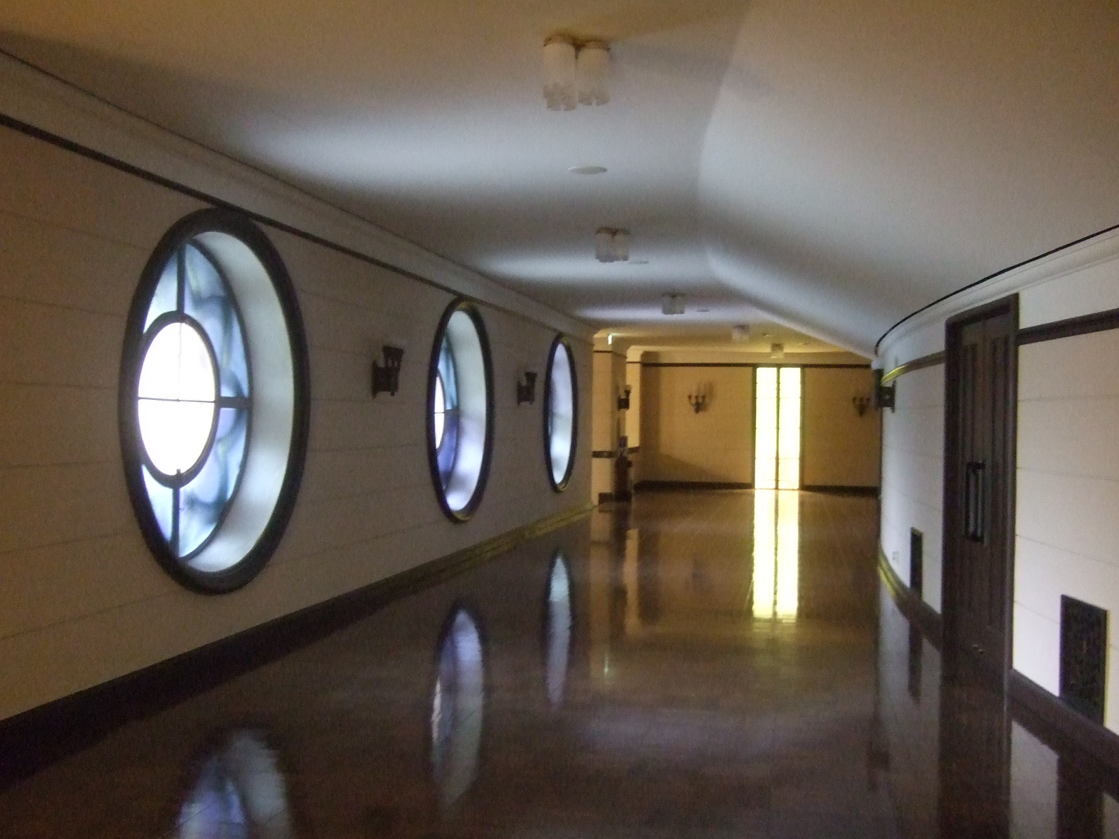 早稲田の建築巡り : 岩 崎 建 築 研 究 室 ・ 日 誌